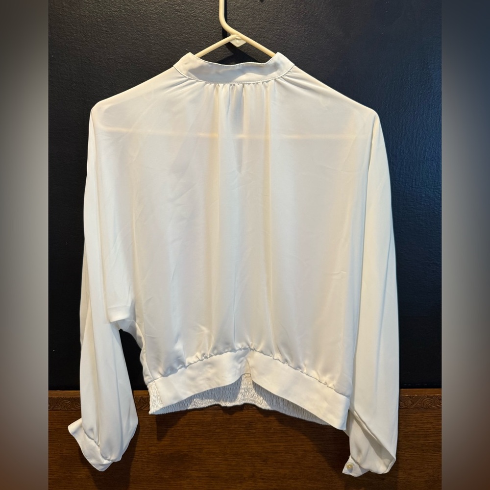 ✨ Vintage 70’s Cream Blouse – Elegant & Timeless ✨